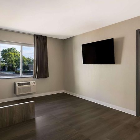 Suburban Studios Milwaukee Airport ภายนอก รูปภาพ