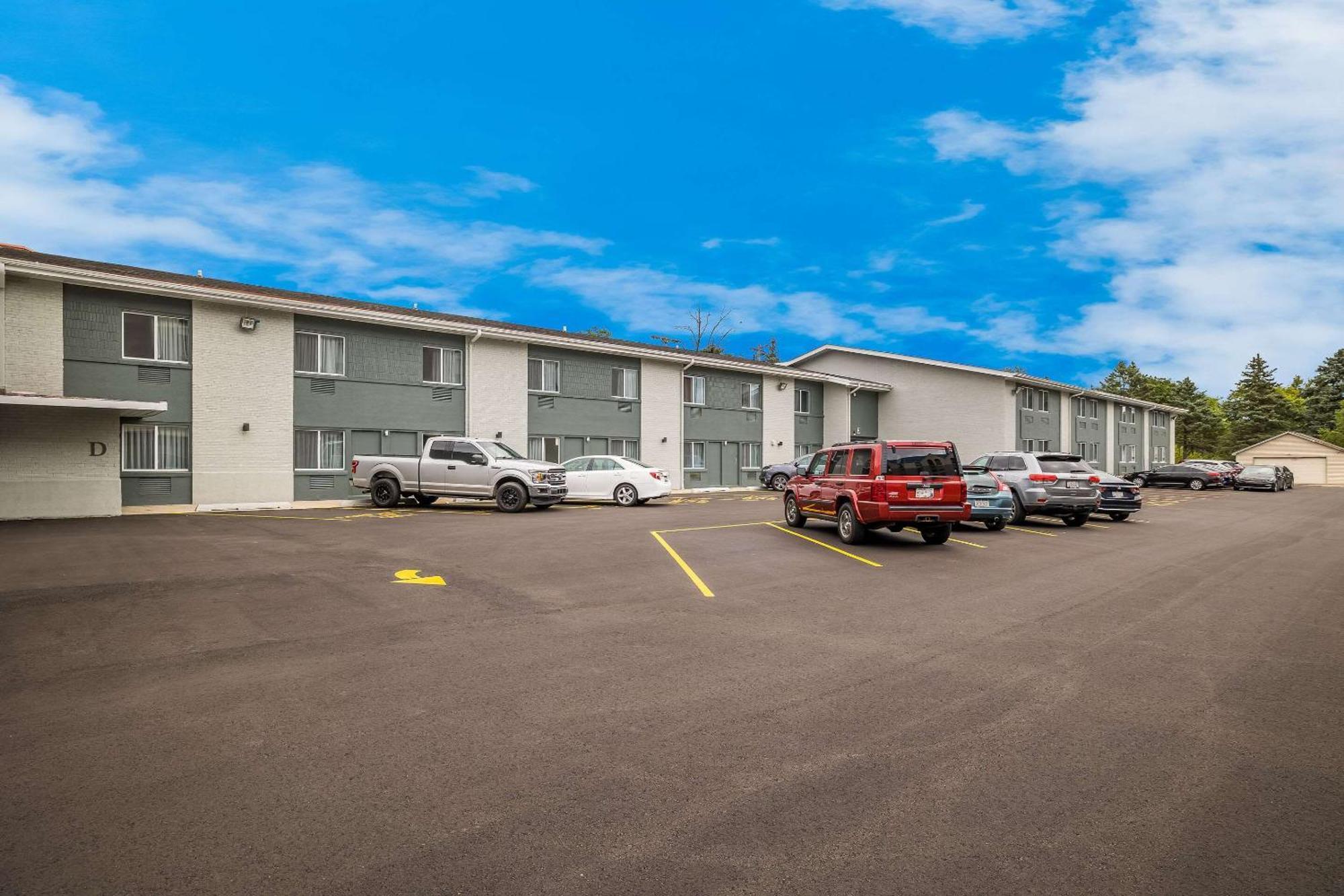 Suburban Studios Milwaukee Airport ภายนอก รูปภาพ