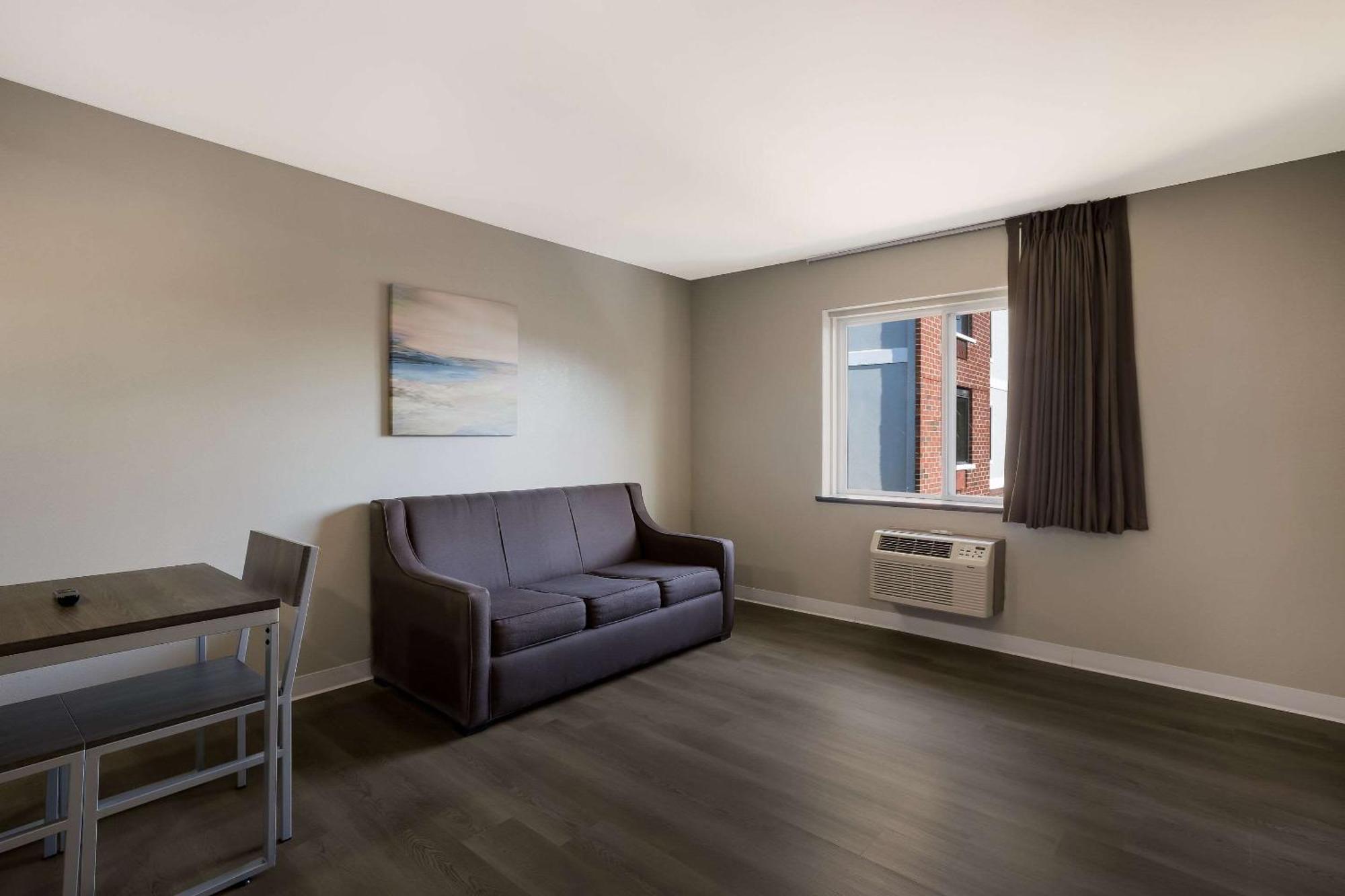 Suburban Studios Milwaukee Airport ภายนอก รูปภาพ