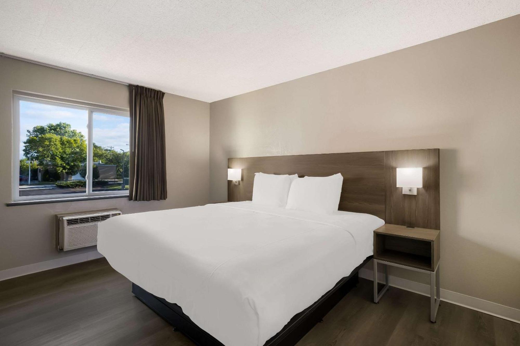 Suburban Studios Milwaukee Airport ภายนอก รูปภาพ