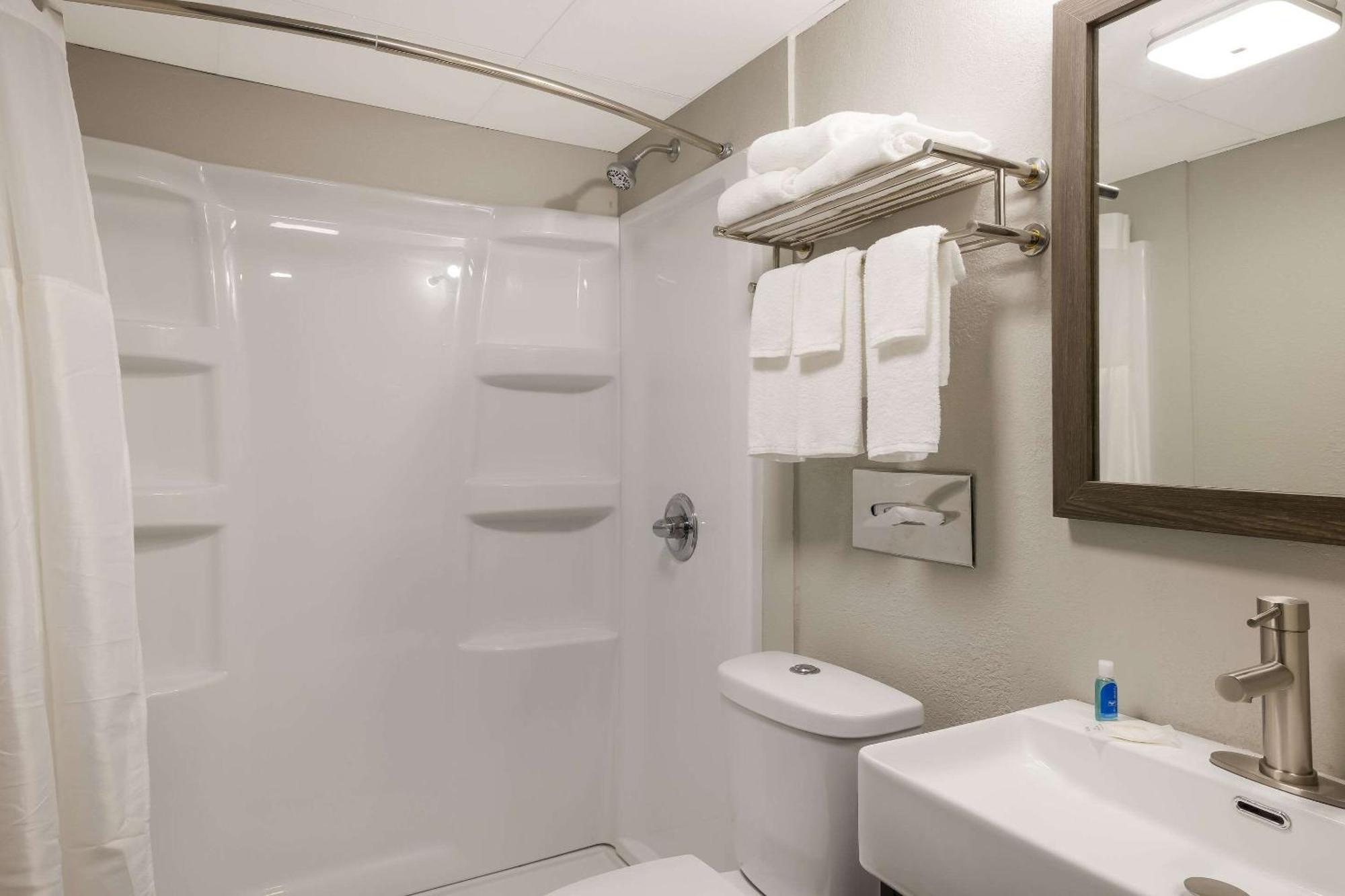 Suburban Studios Milwaukee Airport ภายนอก รูปภาพ