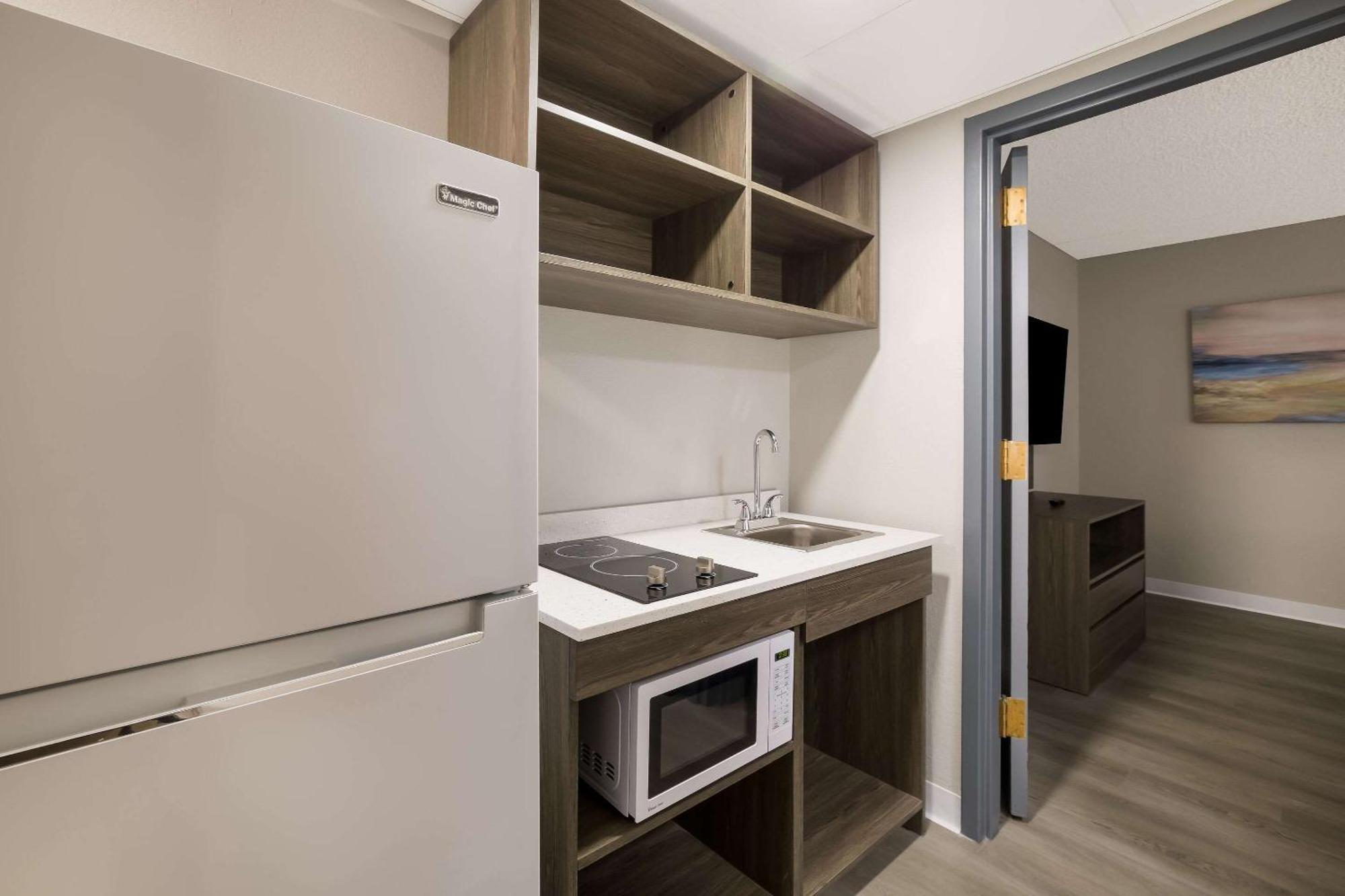 Suburban Studios Milwaukee Airport ภายนอก รูปภาพ